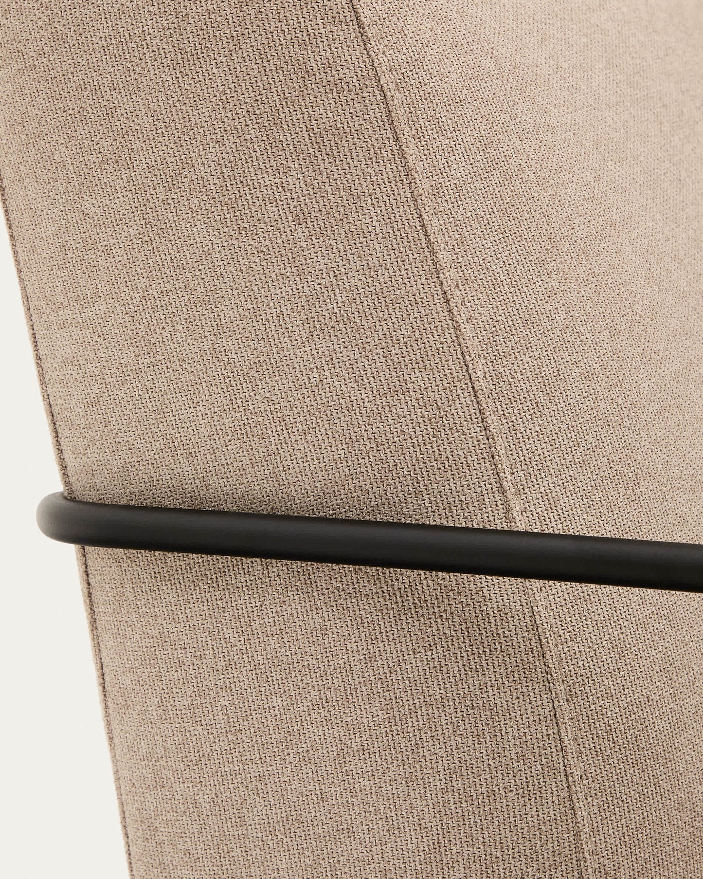 Poltrona Gamer beige e metallo con finitura verniciata nero opaco