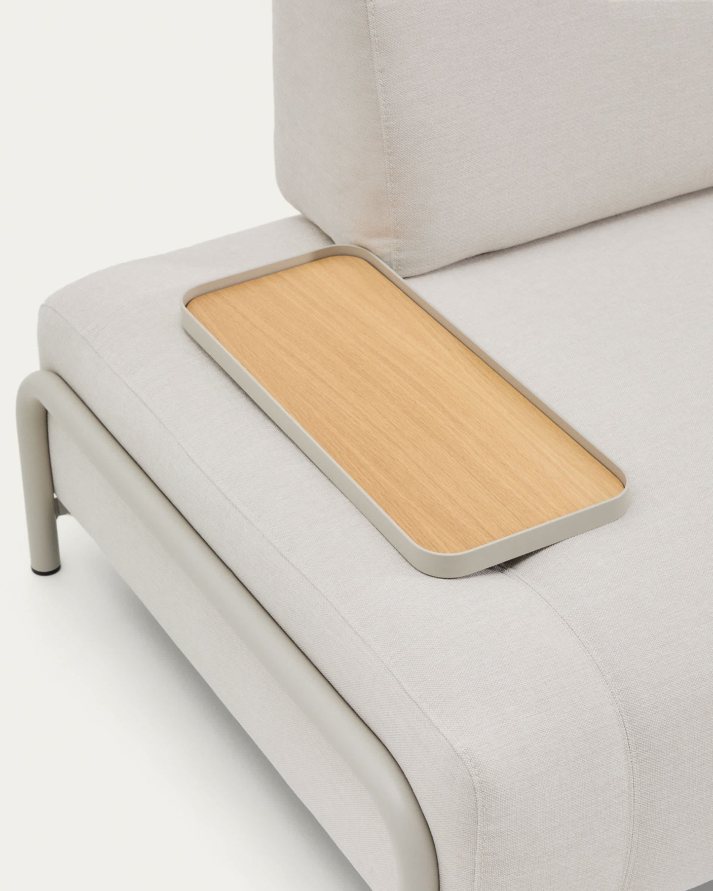 Divano Compo 2 posti in ciniglia écru, vassoio piccolo con impiallacciatura in rovere e struttura in metallo beige 200 cm