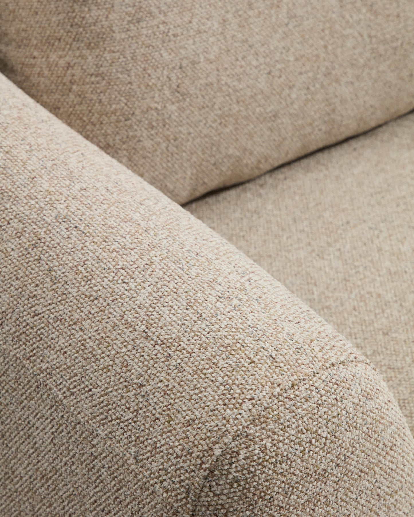 Divano ad angolo Vera 5 posti beige con gambe in legno massiccio di frassino con finitura naturale 330 x 330 cm FSC Mix Credit