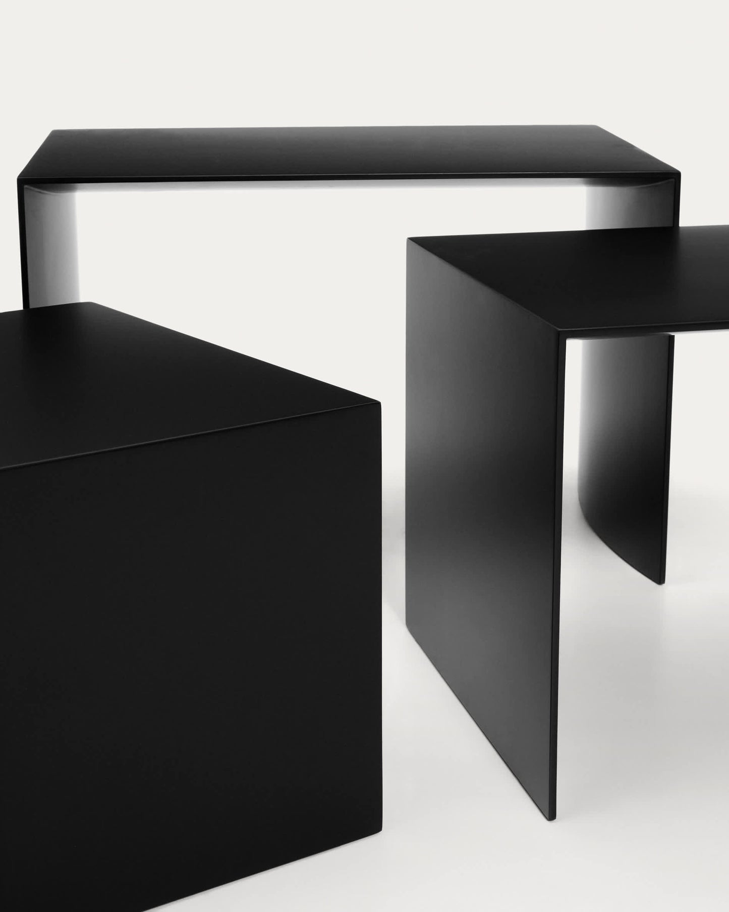 Set Litto con 3 tavolini a nido di MDF laccato nero 60 x 40 / 51 x 36 / 42 x 31 cm