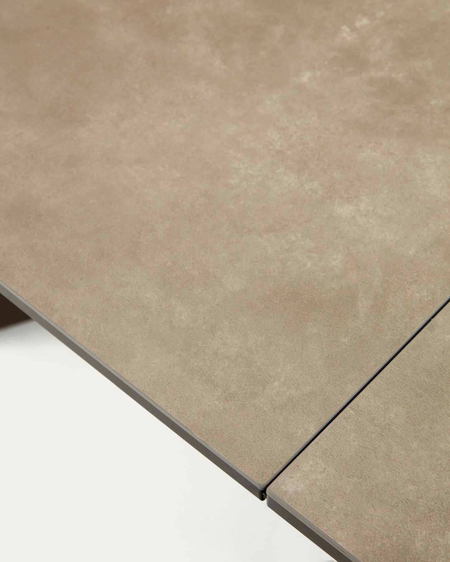Tavolo allungabile Atminda in porcellana e gambe acciaio finitura grigia 160(210)x90 cm