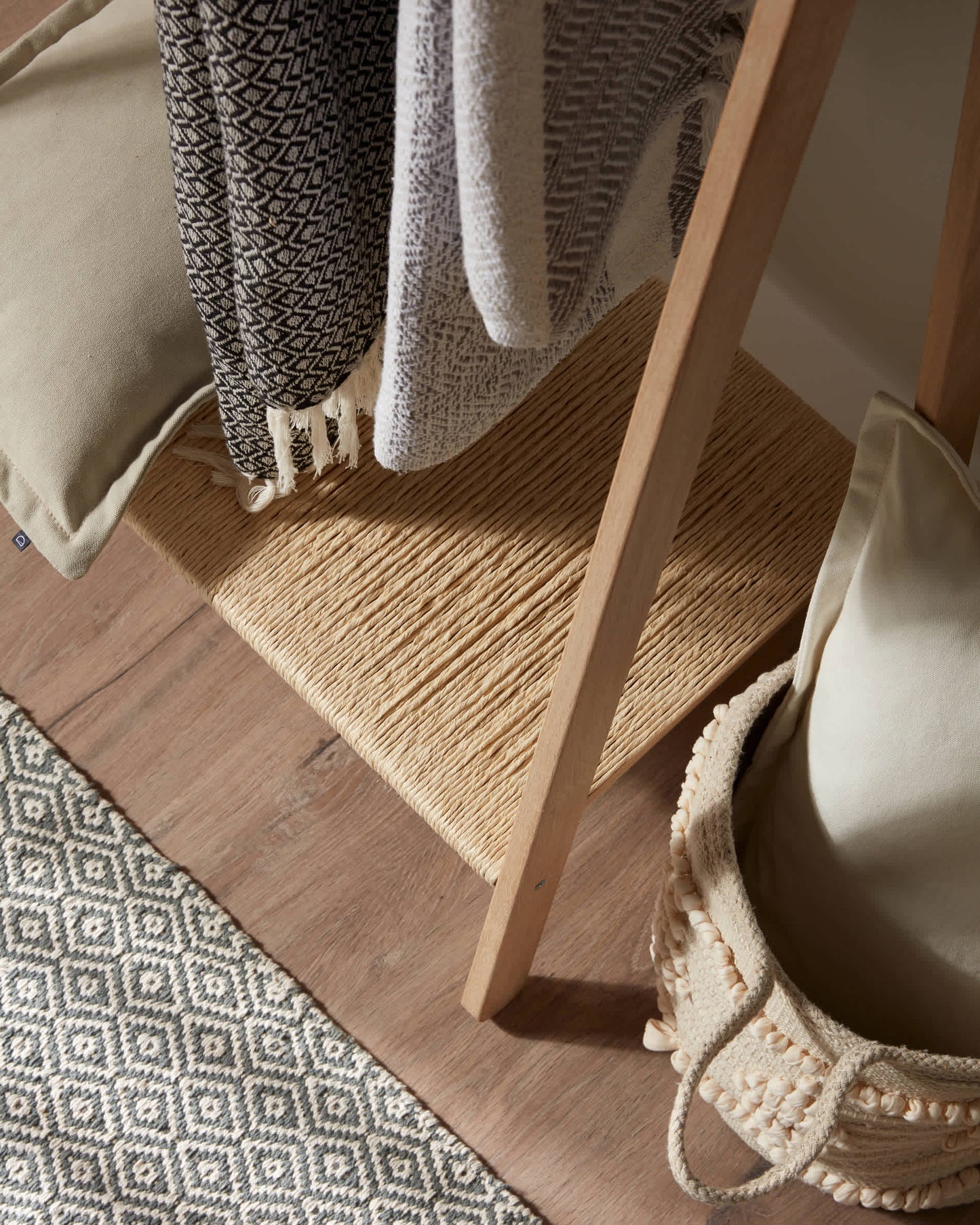 Appendiabiti Natane in legno di rovere e rattan 95 x 152 cm