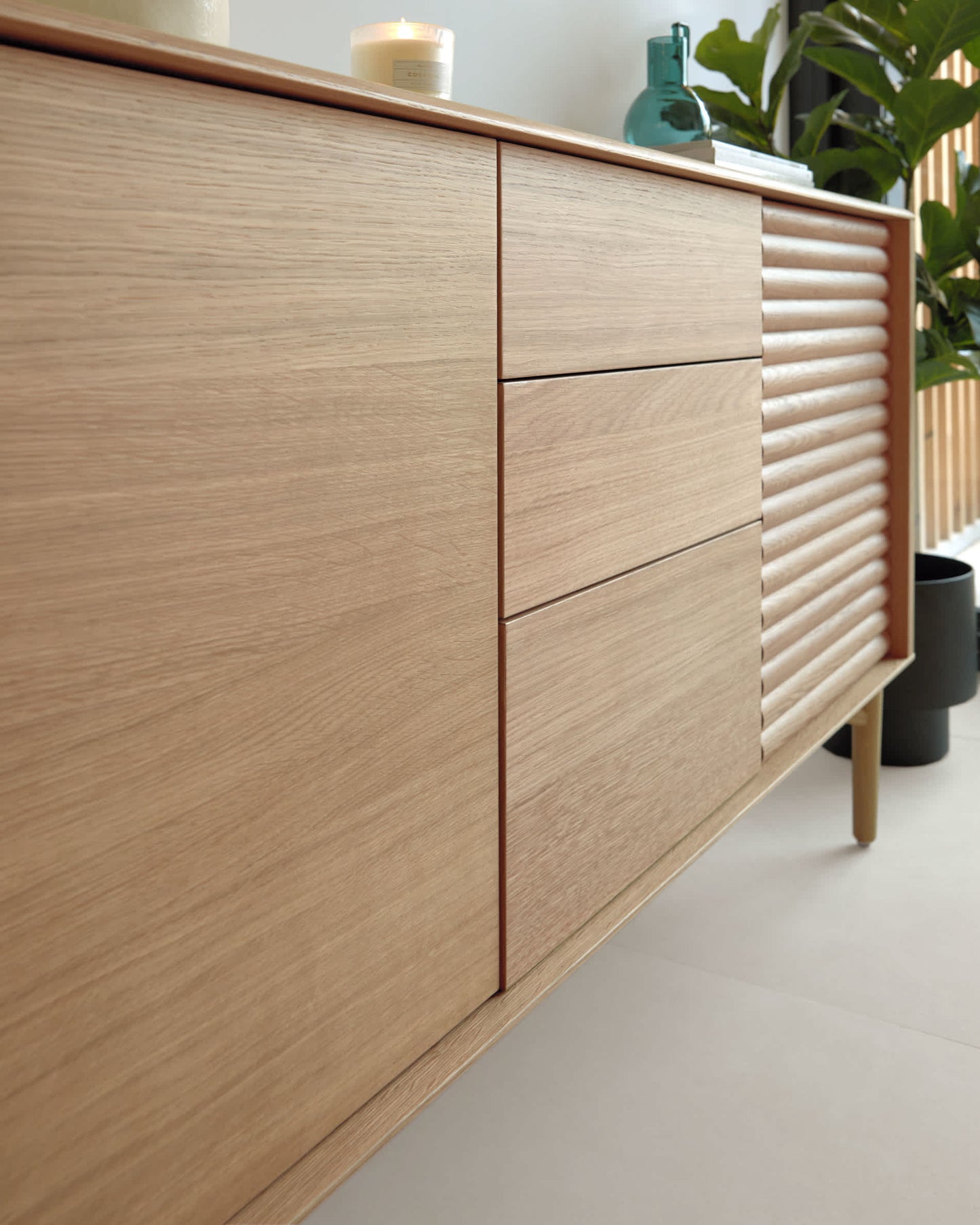 Credenza Lenon 3 ante 3 cassetti legno e impiallacciatura rovere 200x86 cm