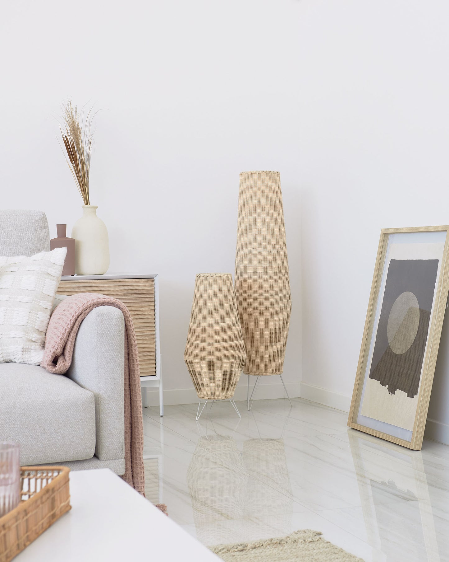 Lampada da terra Kamaria grande in rattan finitura naturale