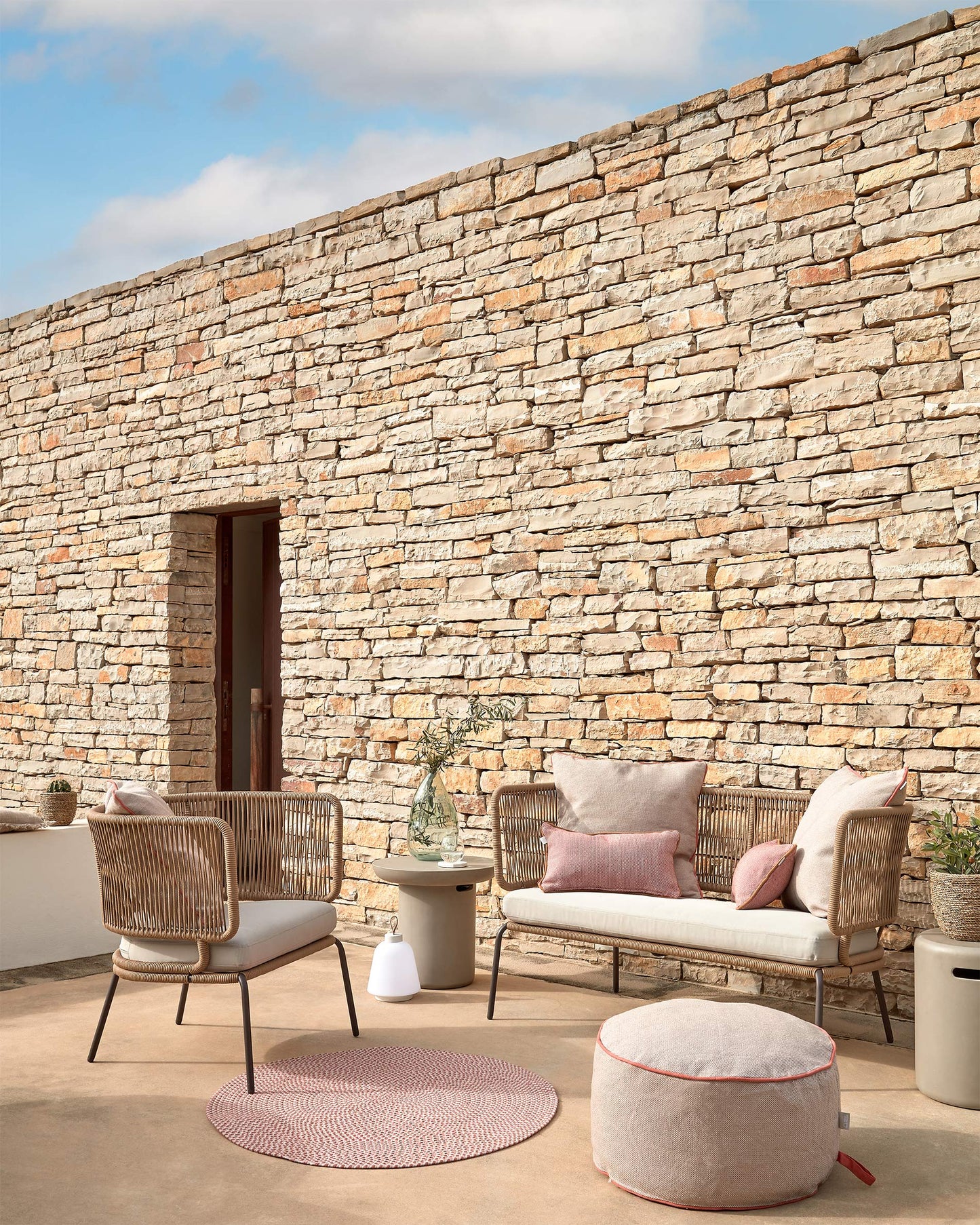 Divano Nadin 2 posti in corda beige e acciaio zincato 135 cm