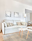 Divano letto Tanit bianco con piedi in legno massello di faggio finitura naturale 210 cm