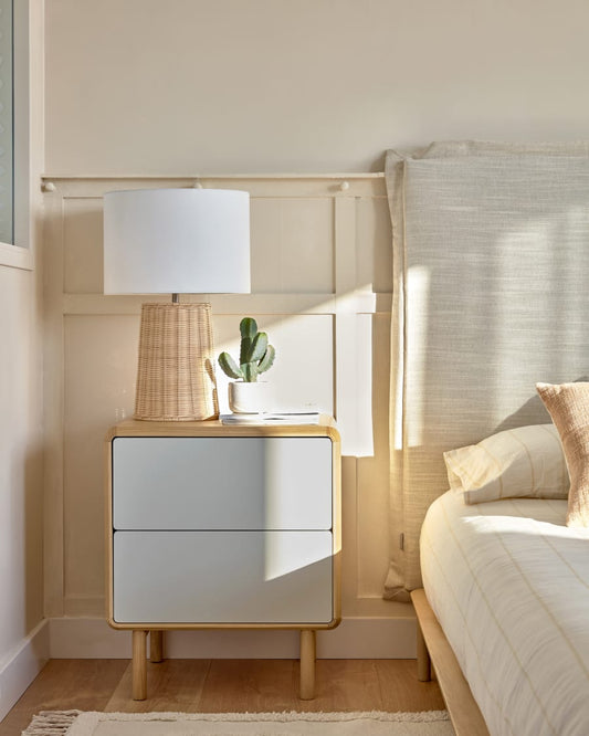 Comodino Anielle in legno massello e impiallacciato frassino 50 x 58,4 cm