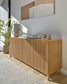 Credenza Beyla 4 ante in legno massello e impiallacciatura rovere 180 x 71,5 cm