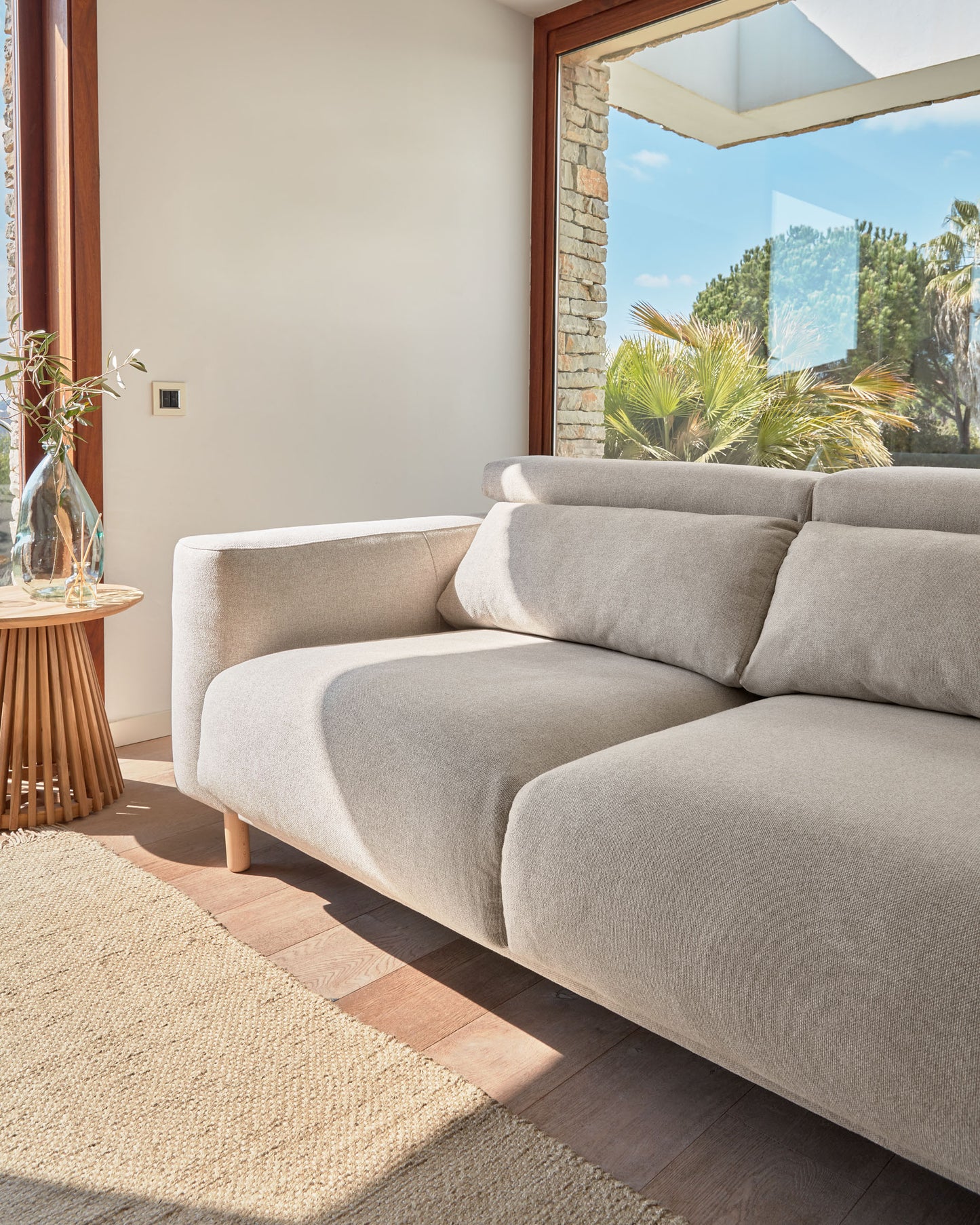 Divano Singa 3 posti con poggiatesta reclinabile e sedile allungabile beige 215 cm