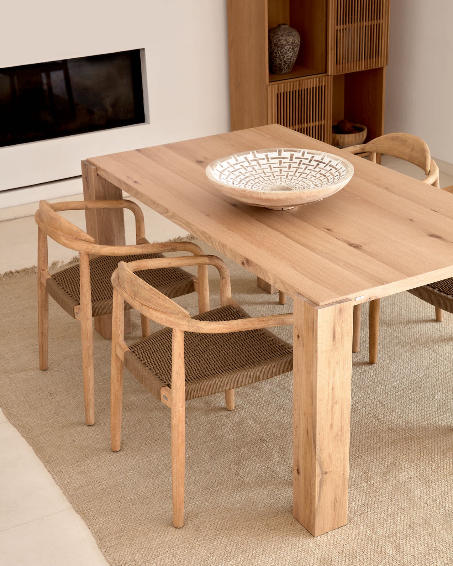 Tavolo Deyanira impiallacciato rovere e gambe in legno massello di rovere 160 x 90 cm