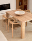 Tavolo Deyanira impiallacciato rovere e gambe in legno massello di rovere 160 x 90 cm