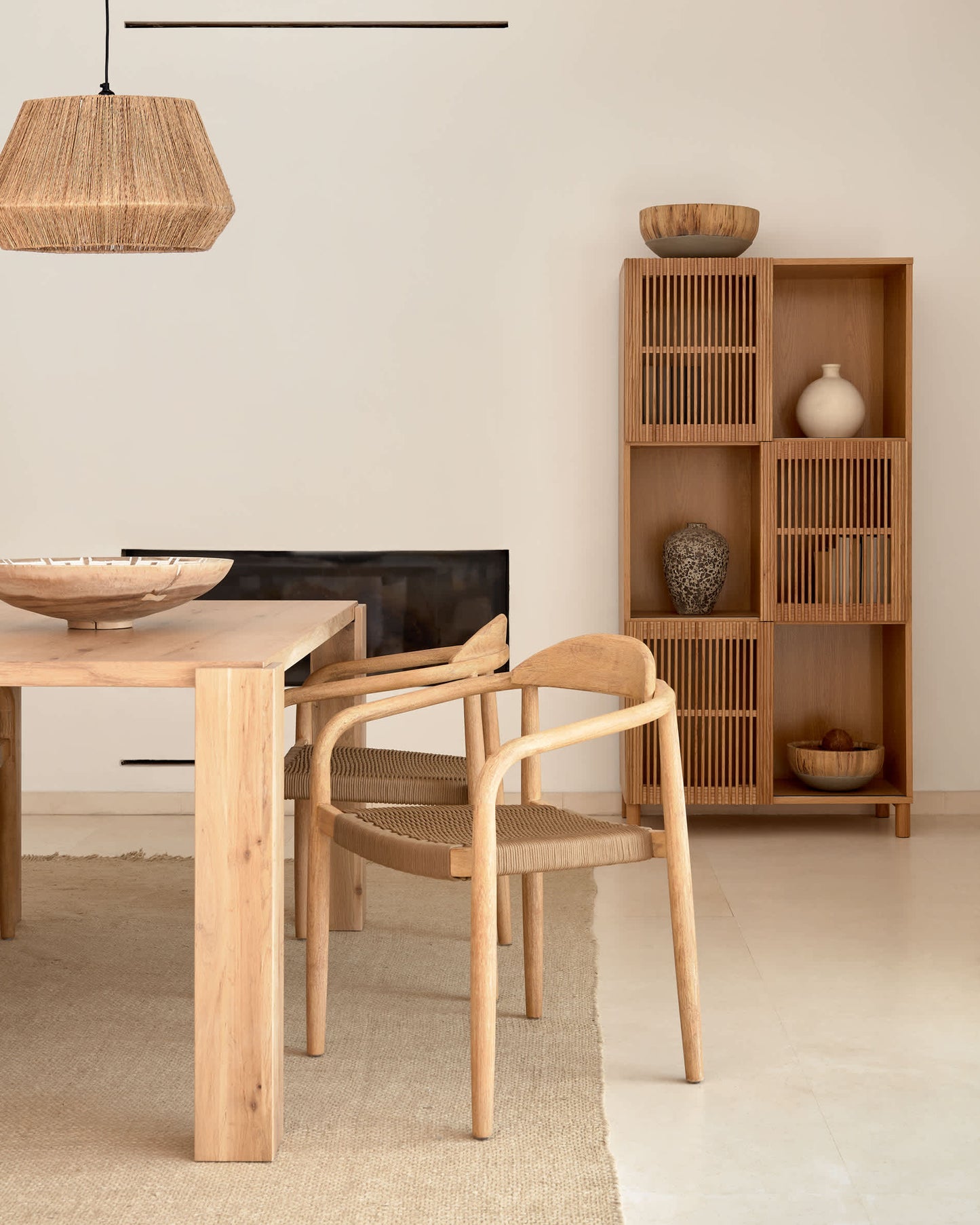 Tavolo Deyanira impiallacciato rovere e gambe in legno massello di rovere 160 x 90 cm