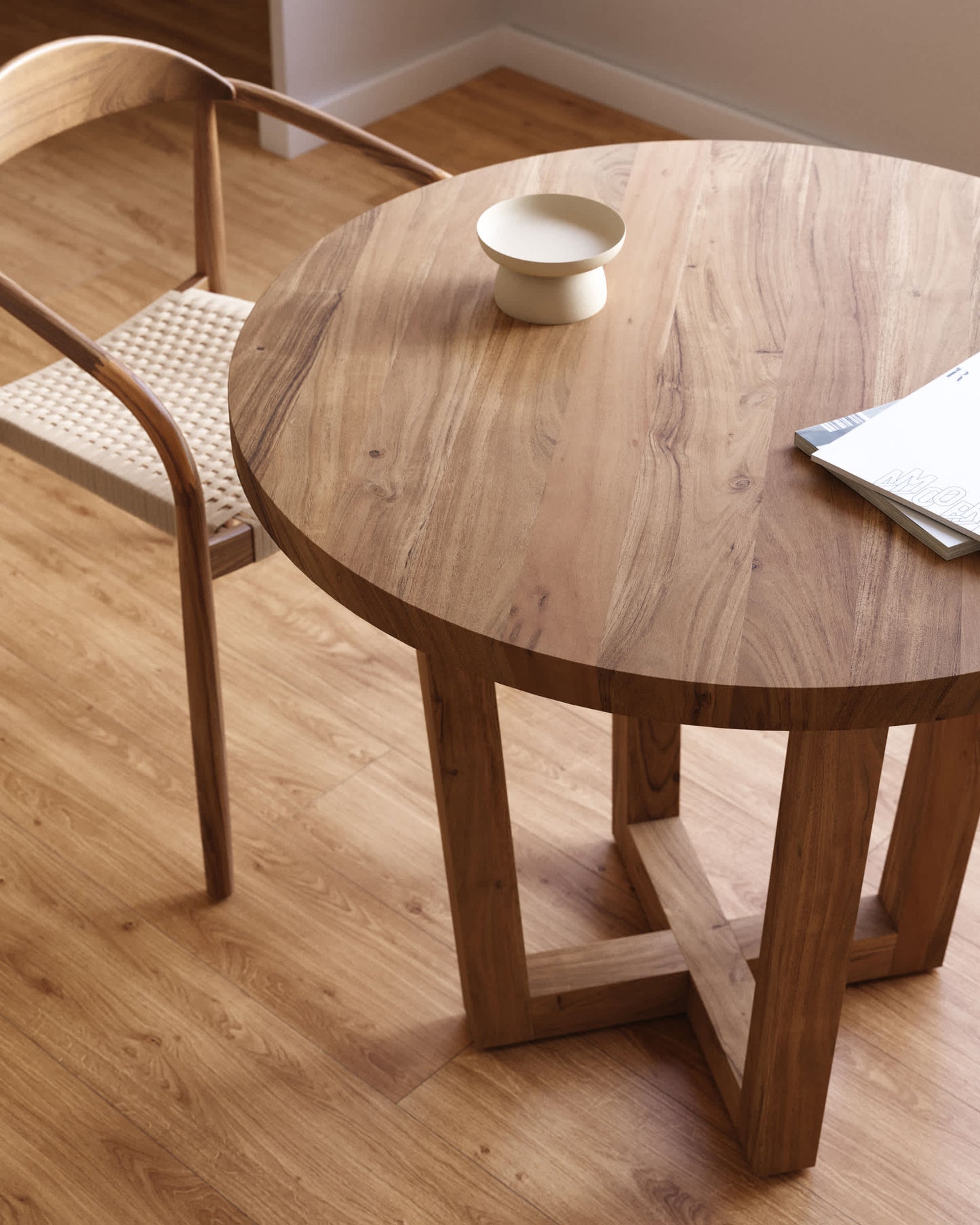 Tavolo rotondo Nahla in legno massello di acacia con finitura naturale Ø 90 cm