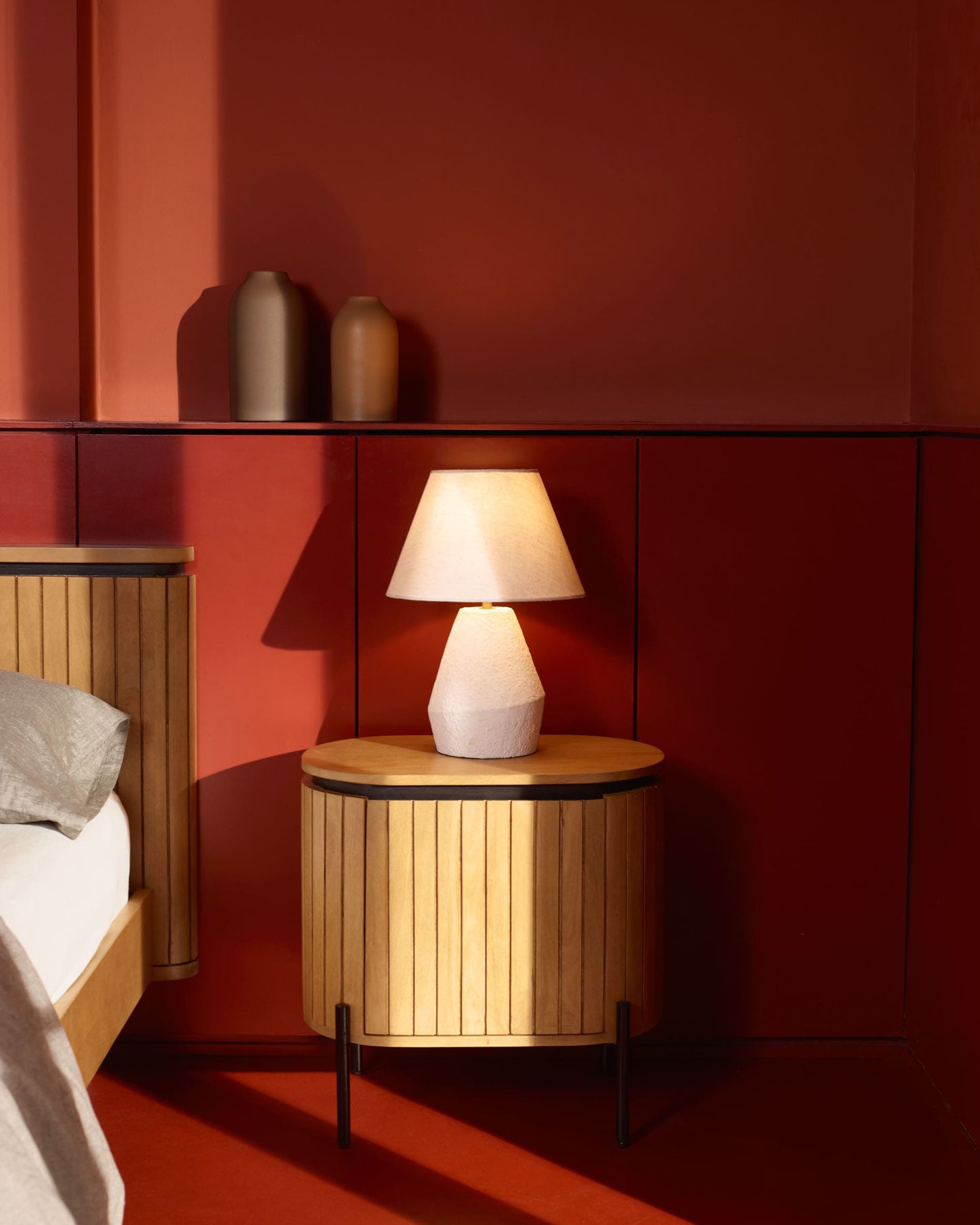 Lampada da tavolo Noara in magnesio finitura bianca