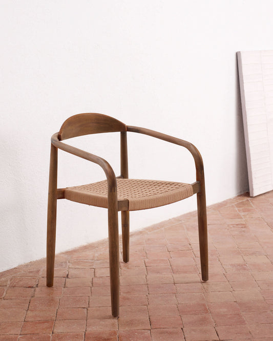 Sedia Nina in legno massello di acacia finitura noce e corda beige