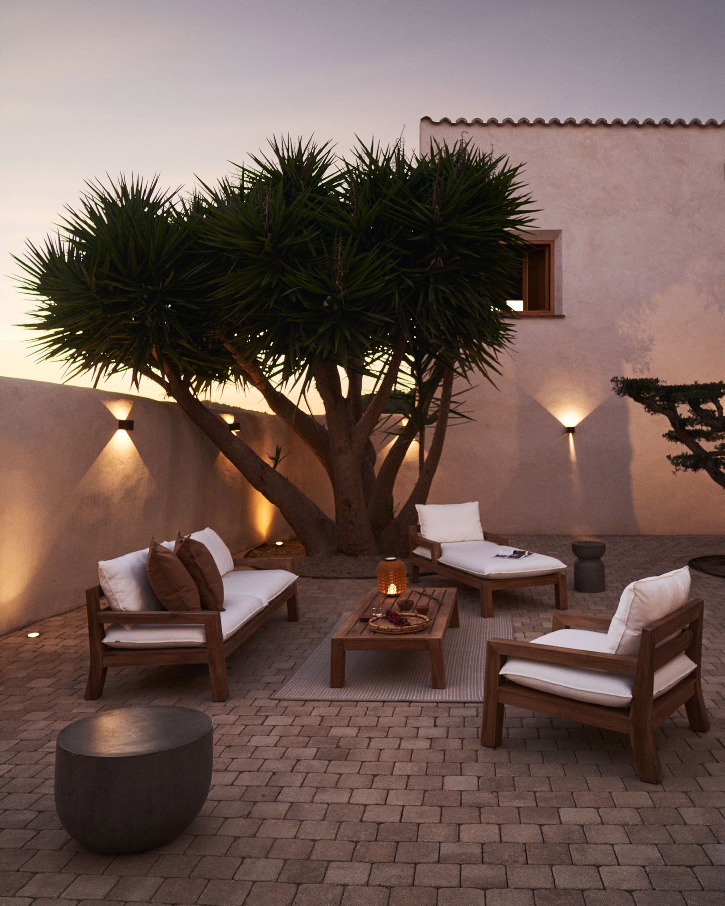Lampada da tavolo piccola portatile Saranella in rattan sintetico marrone