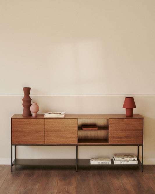 Credenza Vedrana 3 ante impiallacciate noce e gambe in acciaio nero 195x80 cm