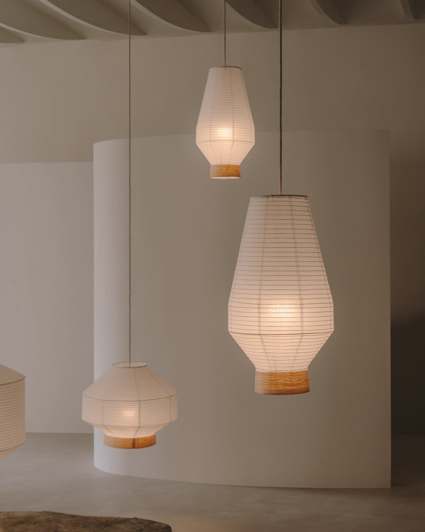 Paralume per lampada da soffitto Hila in carta bianca e impiallacciatura naturale Ø 30 cm