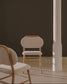 Sedia Helda in ciniglia beige e massello di quercia