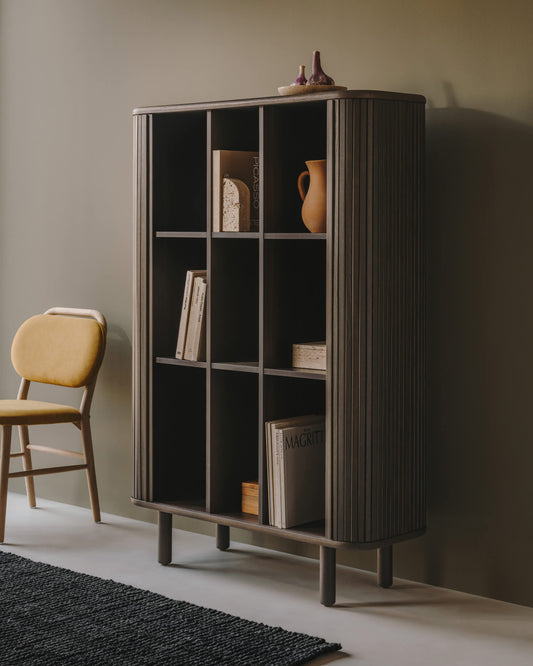 Credenza alta Mailen 2 porte in impiallacciatura di frassino con finitura scura 110 x 160 cm