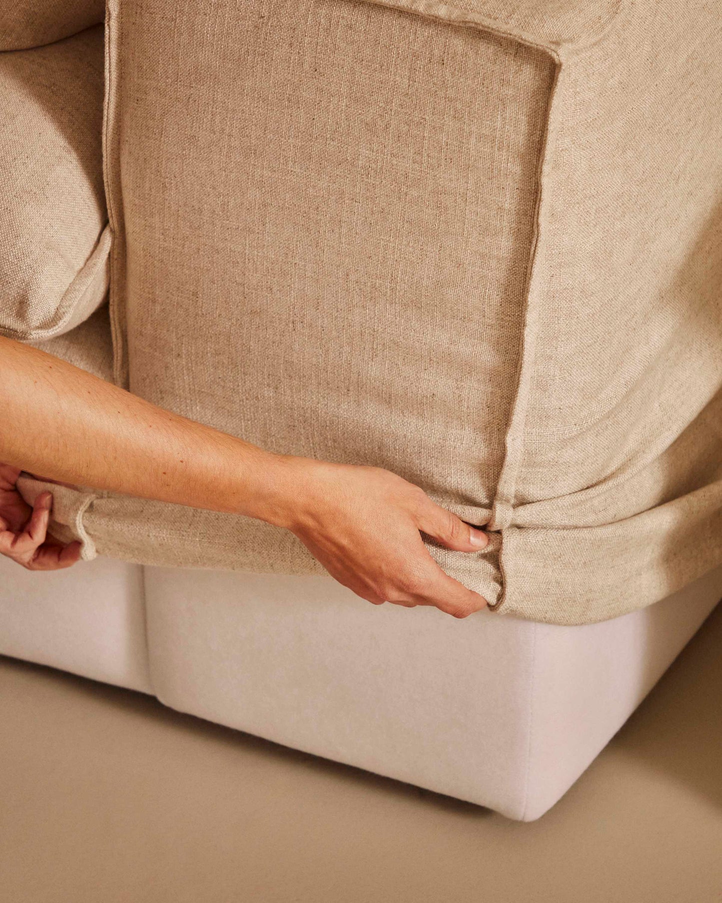 Divano sfoderabile Anarela 3 posti con cuscini di lino beige 280 cm