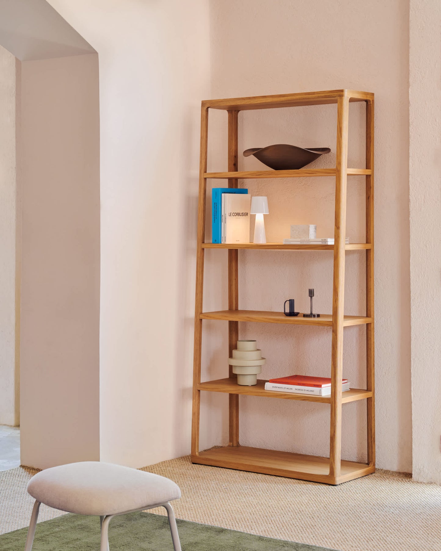 Libreria Maymai con struttura in legno massiccio di rovere 90 x 193 cm