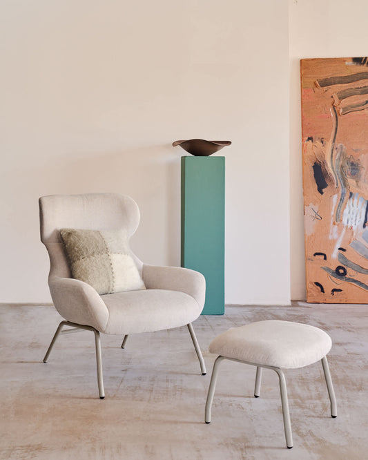 Poltrona Belina di ciniglia beige e acciaio con finitura beige