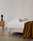 Base sfoderabile Ofelia ecru con piedi in legno massiccio di faggio per materasso da 180x200 cm FSC Mix Credit
