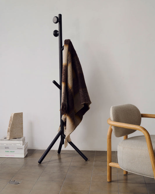 Appendiabiti Nadue in legno massiccio di faggio con finitura nera 170 cm
