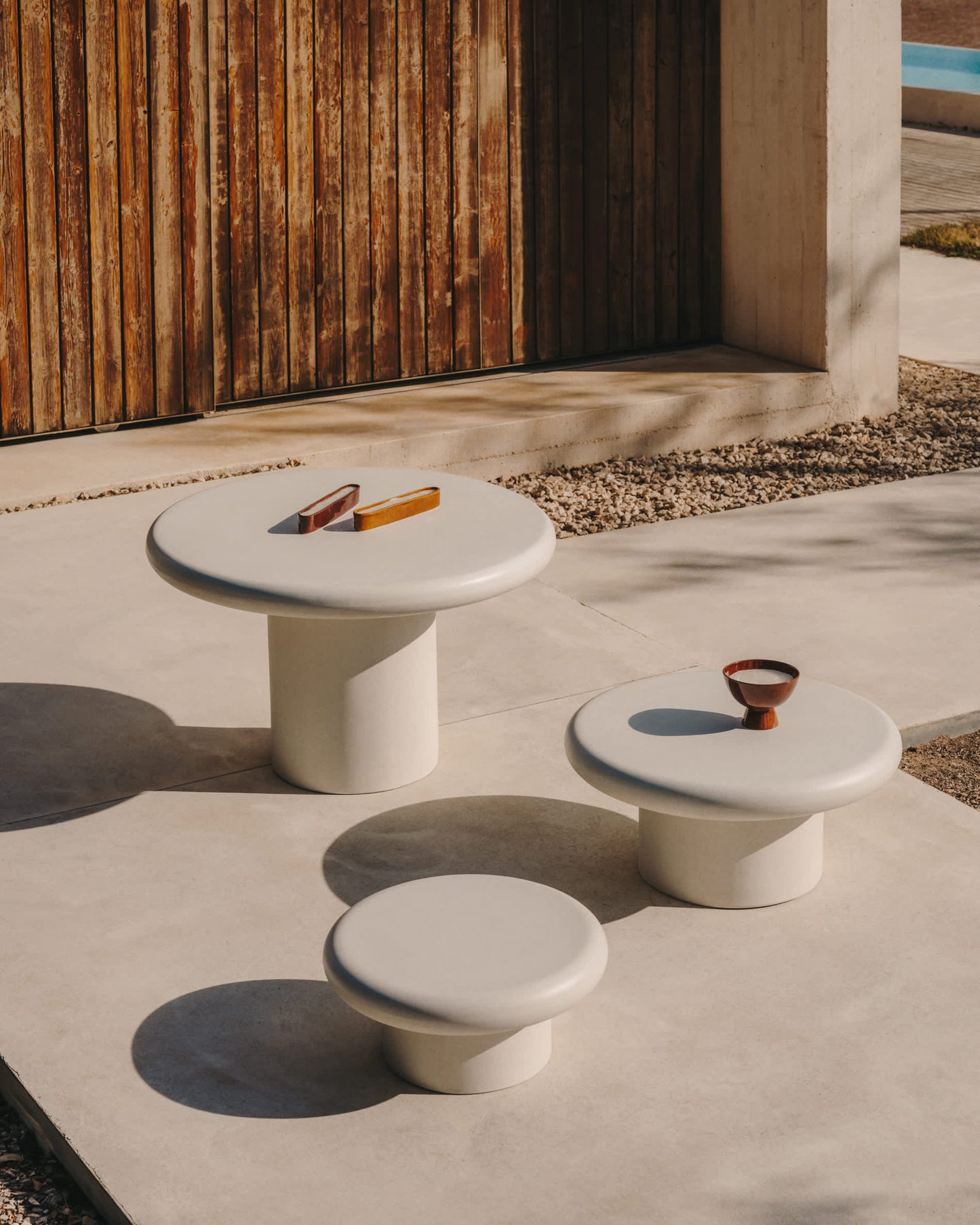 Tavolo rotondo Addaia in cemento bianco Ø 90 cm