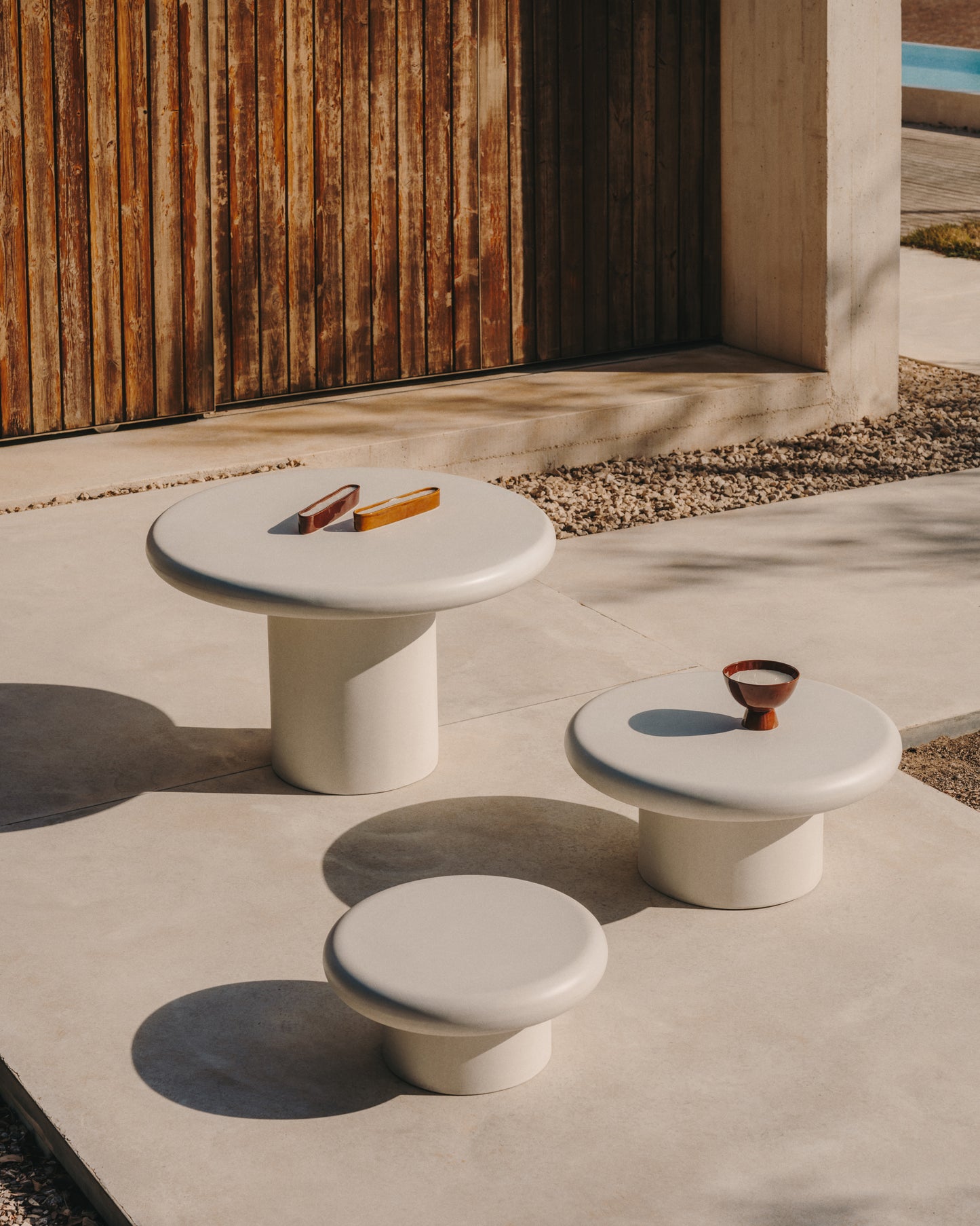 Tavolo rotondo Addaia in cemento bianco Ø 140 cm