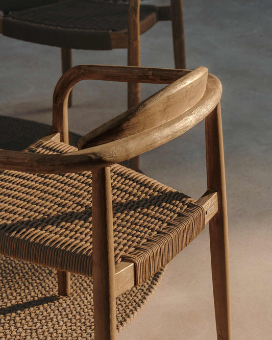 Sedia Nina in legno massello di acacia e corda beige