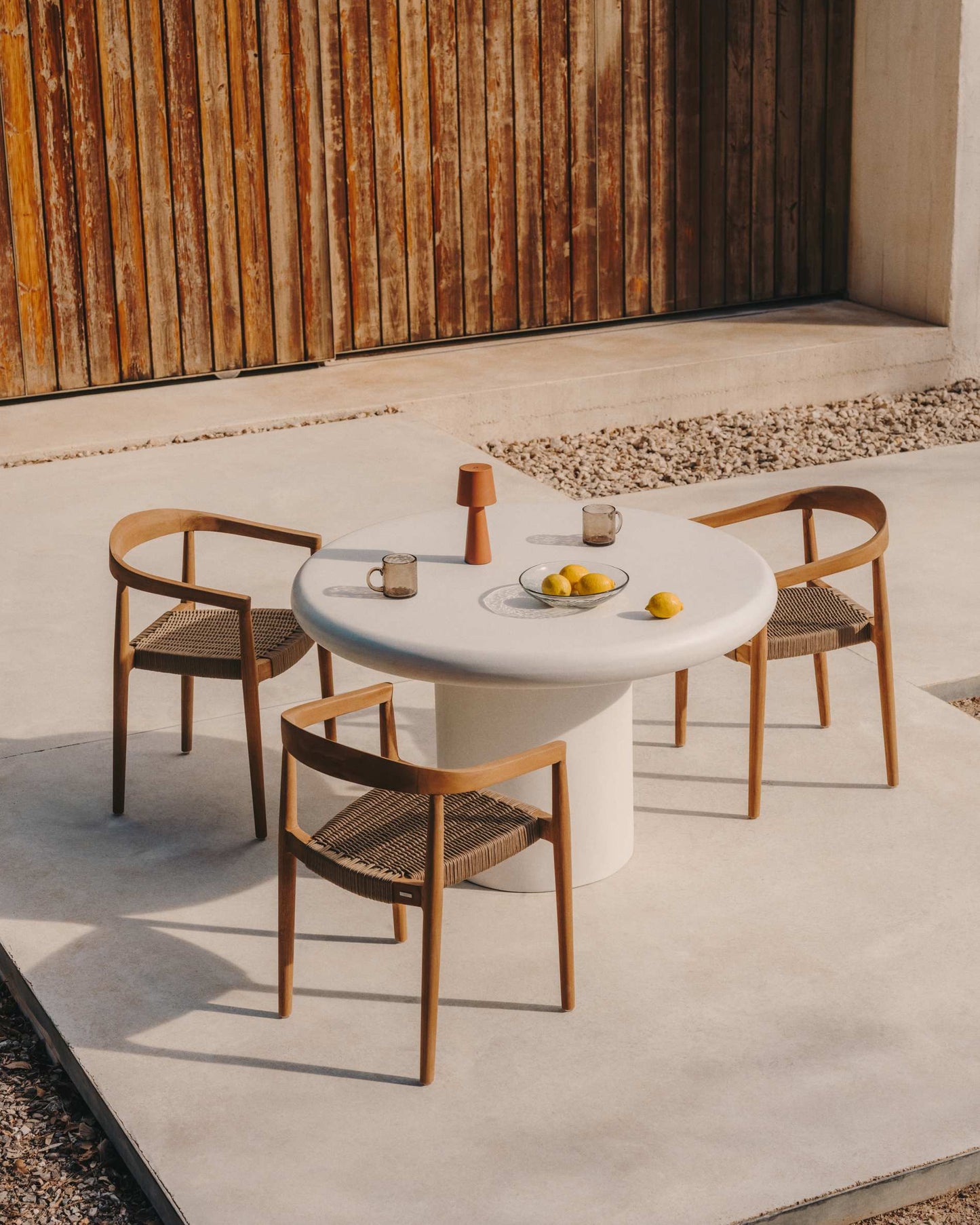 Tavolo rotondo Addaia in cemento bianco Ø 120 cm