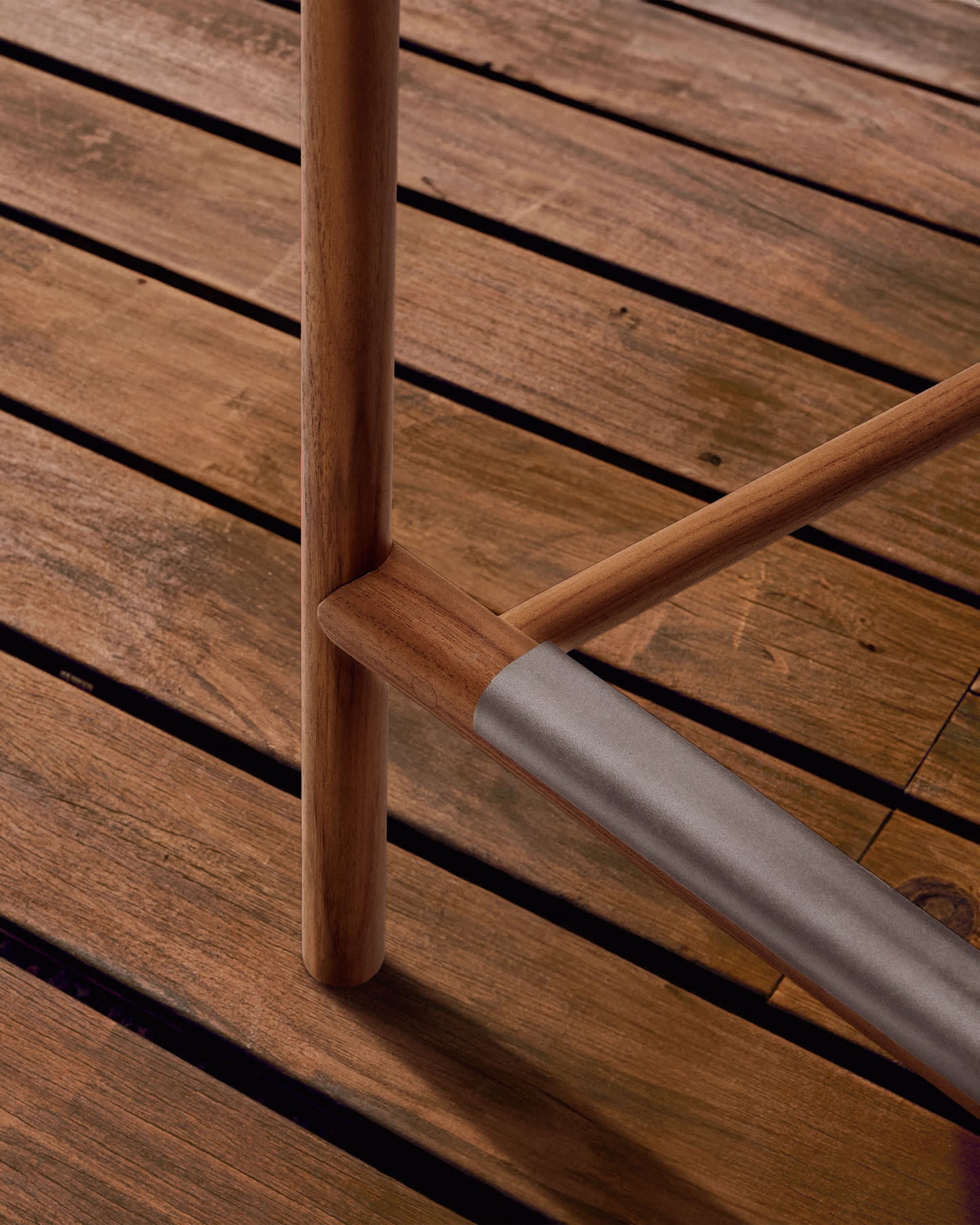 Sgabello da esterno Turqueta in legno massiccio di teak FSC al 100%, altezza 65 cm
