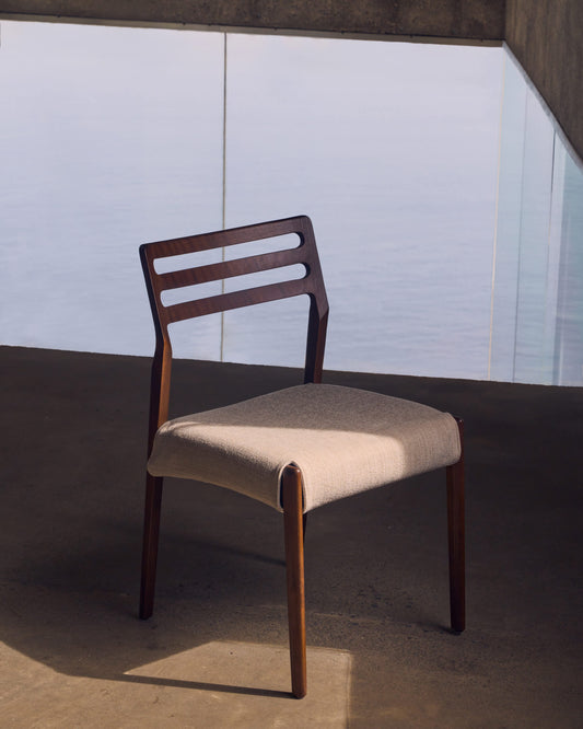 Sedia Cudia sfoderabile ciniglia beige legno massiccio di rovere noce