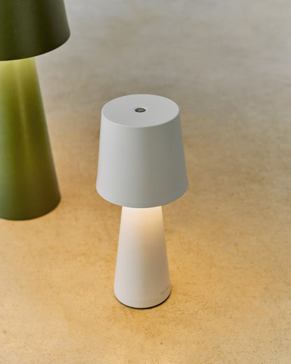 Lampada da tavolo piccola da esterni Arenys in metallo con finitura un grigio