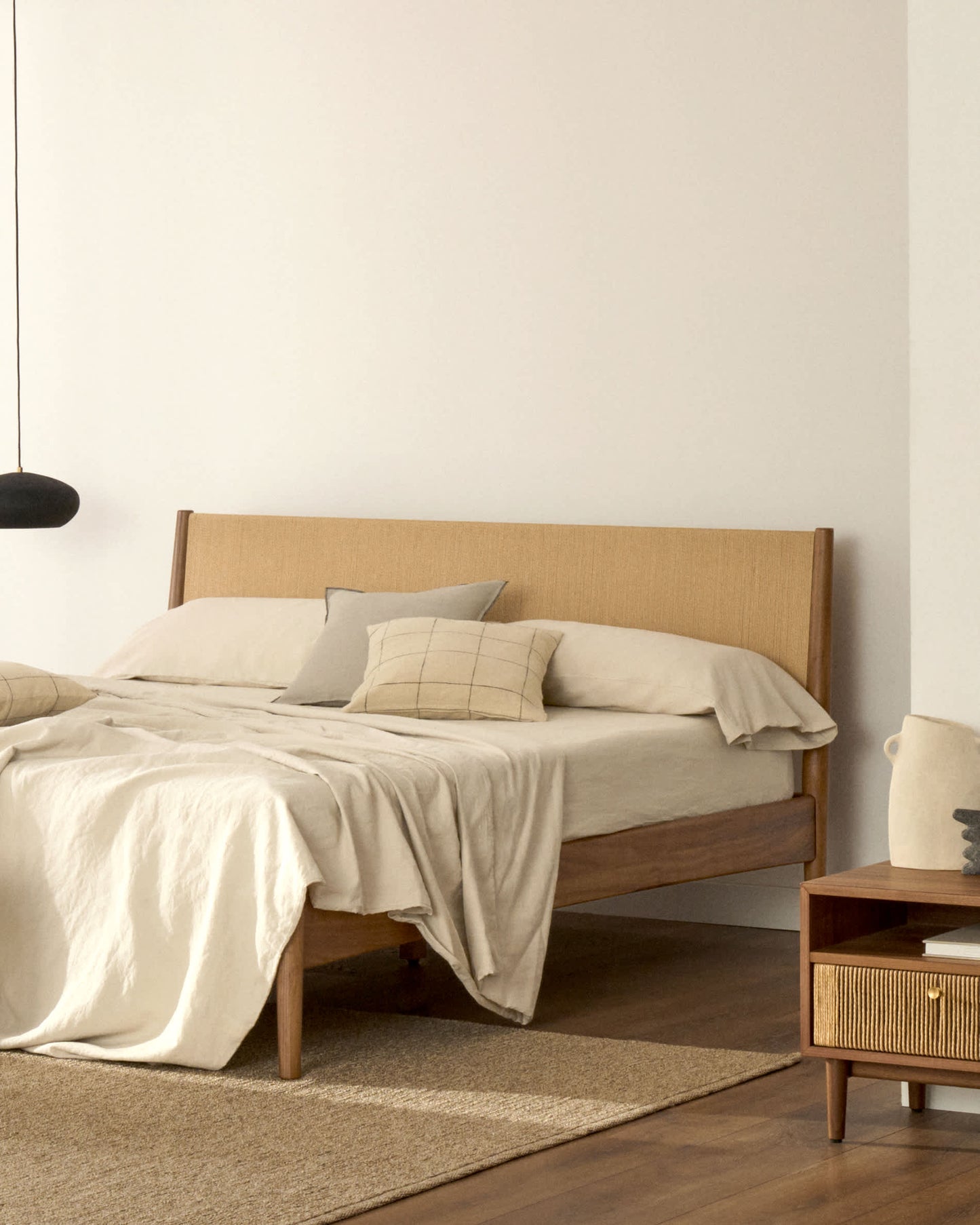 Letto Elan impiallacciatura e legno massiccio di noce corda materasso 160x200cm FSC Mix Credit