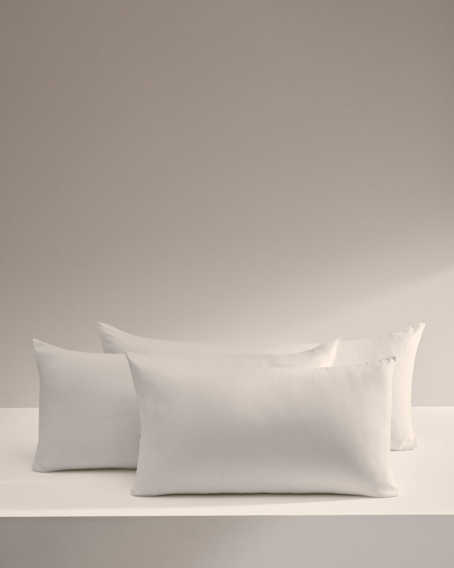 Cuscino Nyla in microfibra 90 x 40 cm prodotto in Spagna