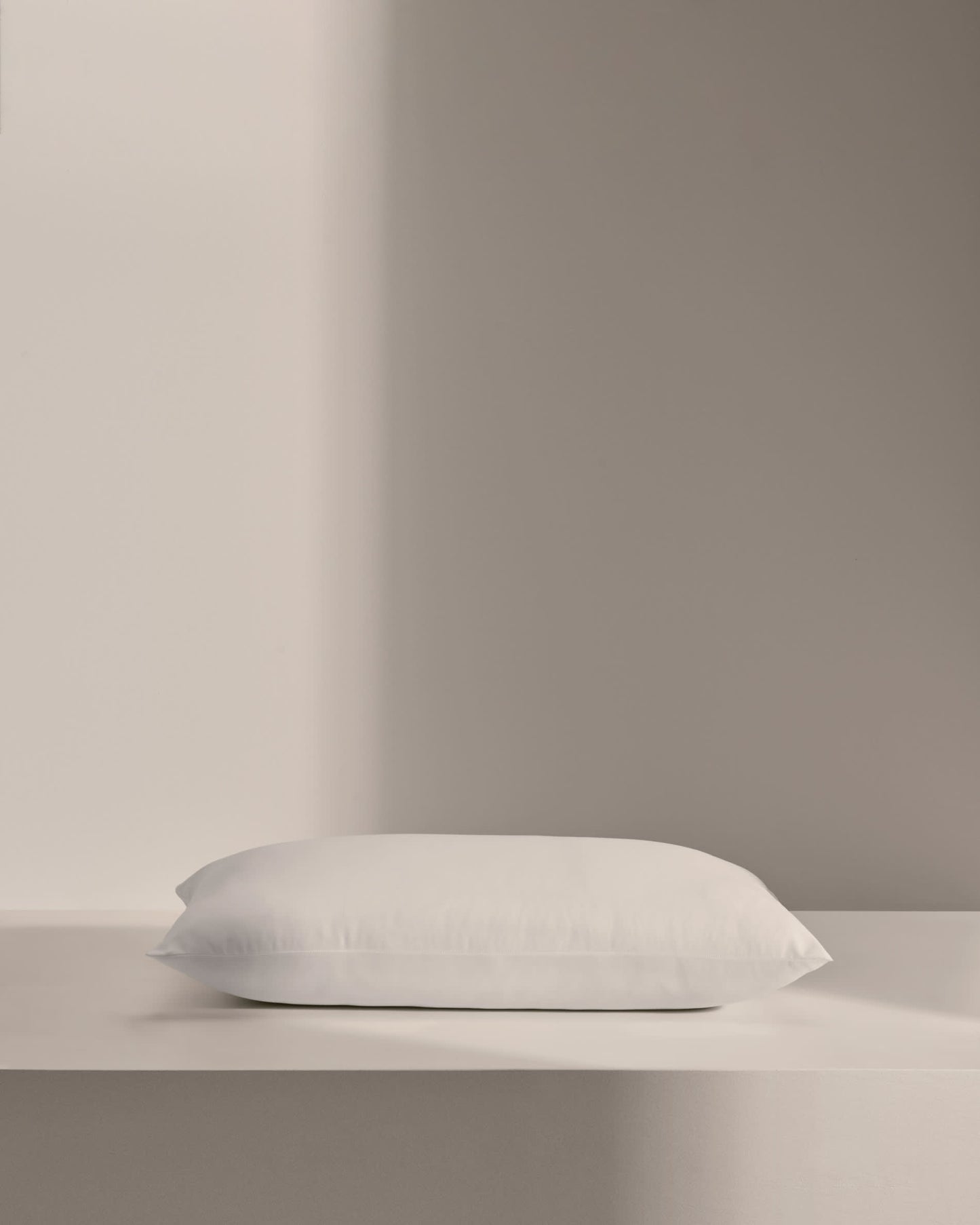 Cuscino Nyla in microfibra 70 x 40 cm prodotto in Spagna