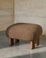 Poggiapiedi Nema bouclé topo piedi legno massello frassino finitura naturale 65x55,4cm FSC 100%