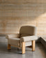 Poltrona Nema ciniglia beige e piedi legno massello di frassino finitura naturale FSC 100%
