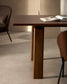 Tavolo allungabile Arlen con impiallacciatura e legno massiccio di rovere con finitura in noce 200 (250) x 95 cm