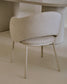Sedia Maina beige e gambe in acciaio con finitura beige