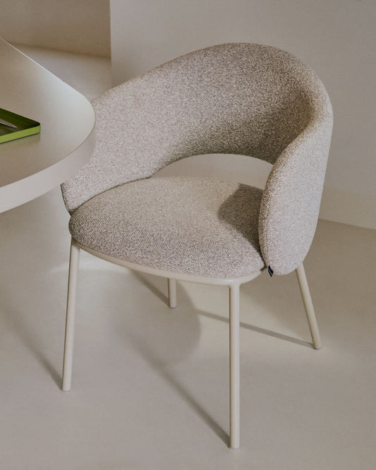 Sedia Maina di ciniglia spessa beige e gambe in acciaio con finitura beige