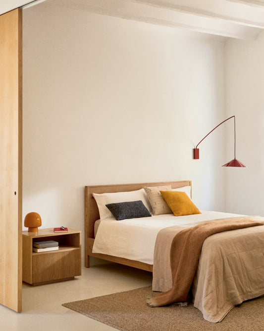 Letto Alguema con impiallacciatura in rovere e finitura naturale per materasso 160 x 200 cm