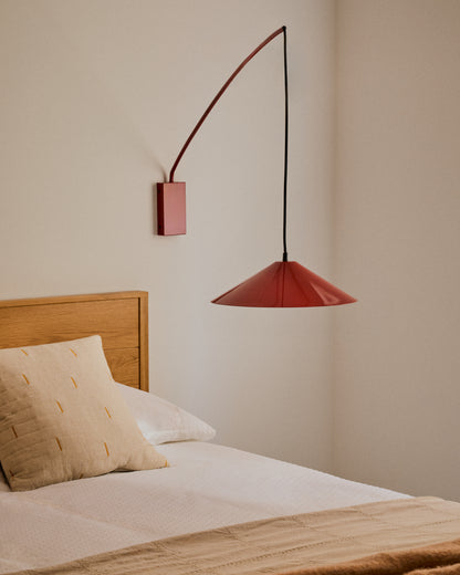 Applique Kally in metallo con finitura verniciata rosso