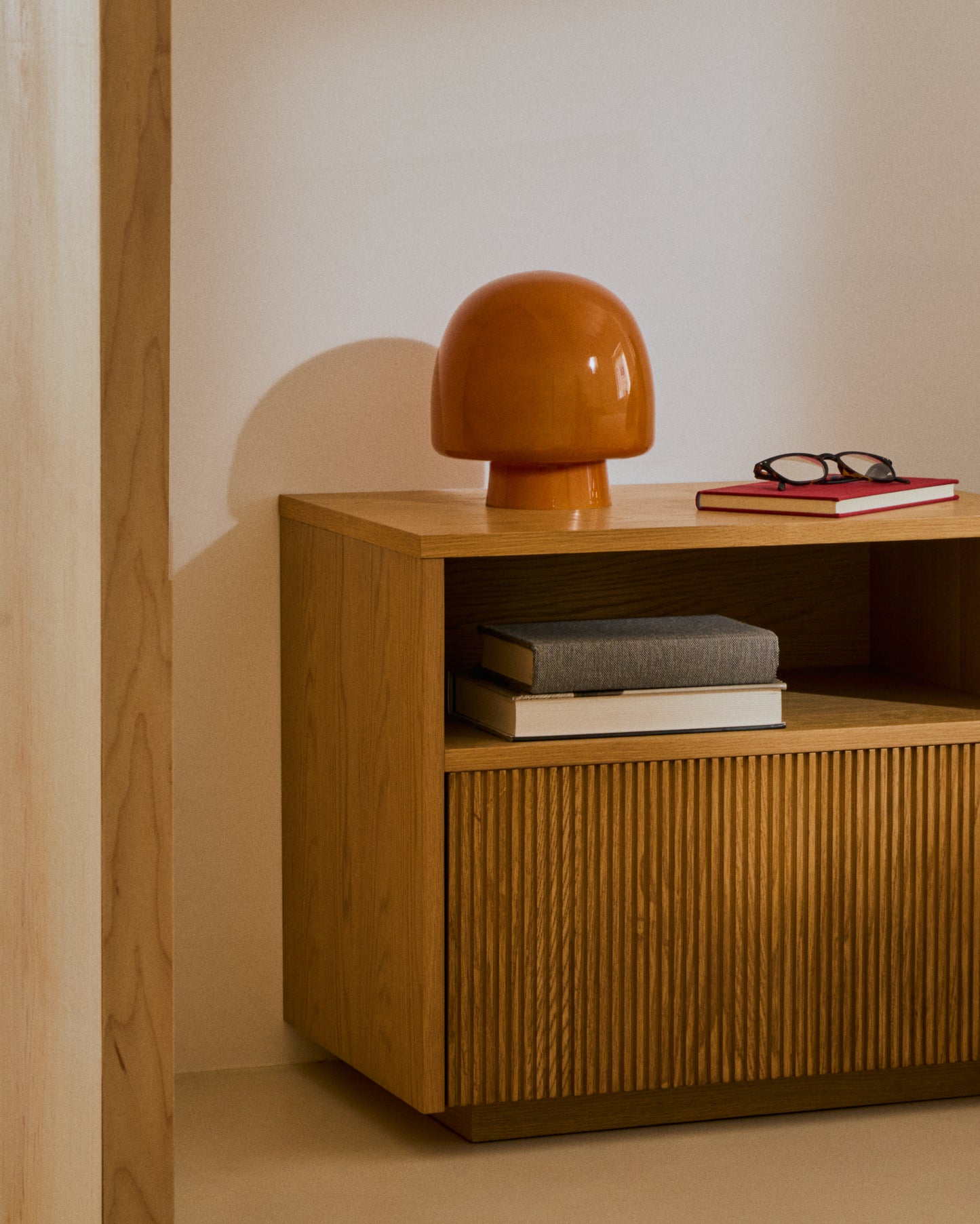 Lampada da tavolo Reig di vetro arancione
