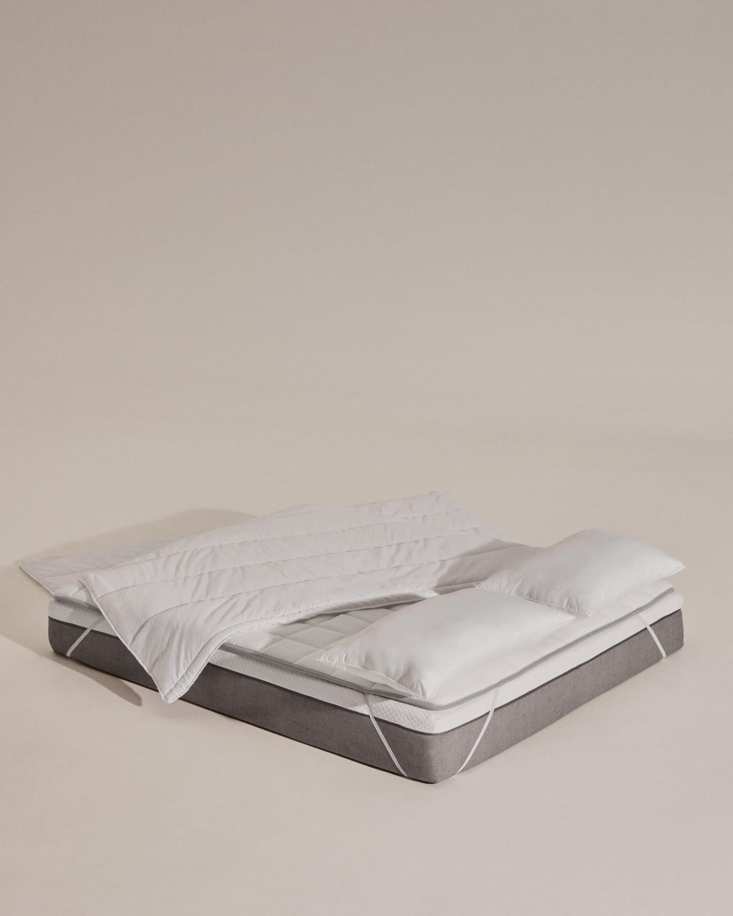 Piumino Atra in piumino e piuma da 190 gr/m² per letto da 180 cm prodotto in Spagna