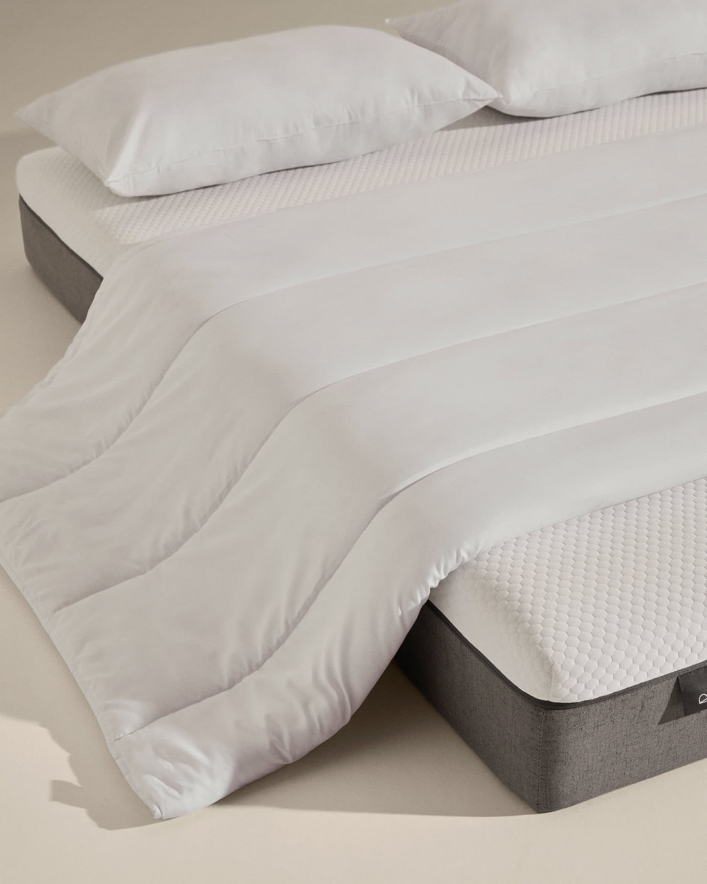 Piumino Atra in piumino e piuma da 190 gr/m² per letto da 150/160 cm prodotto in Spagna