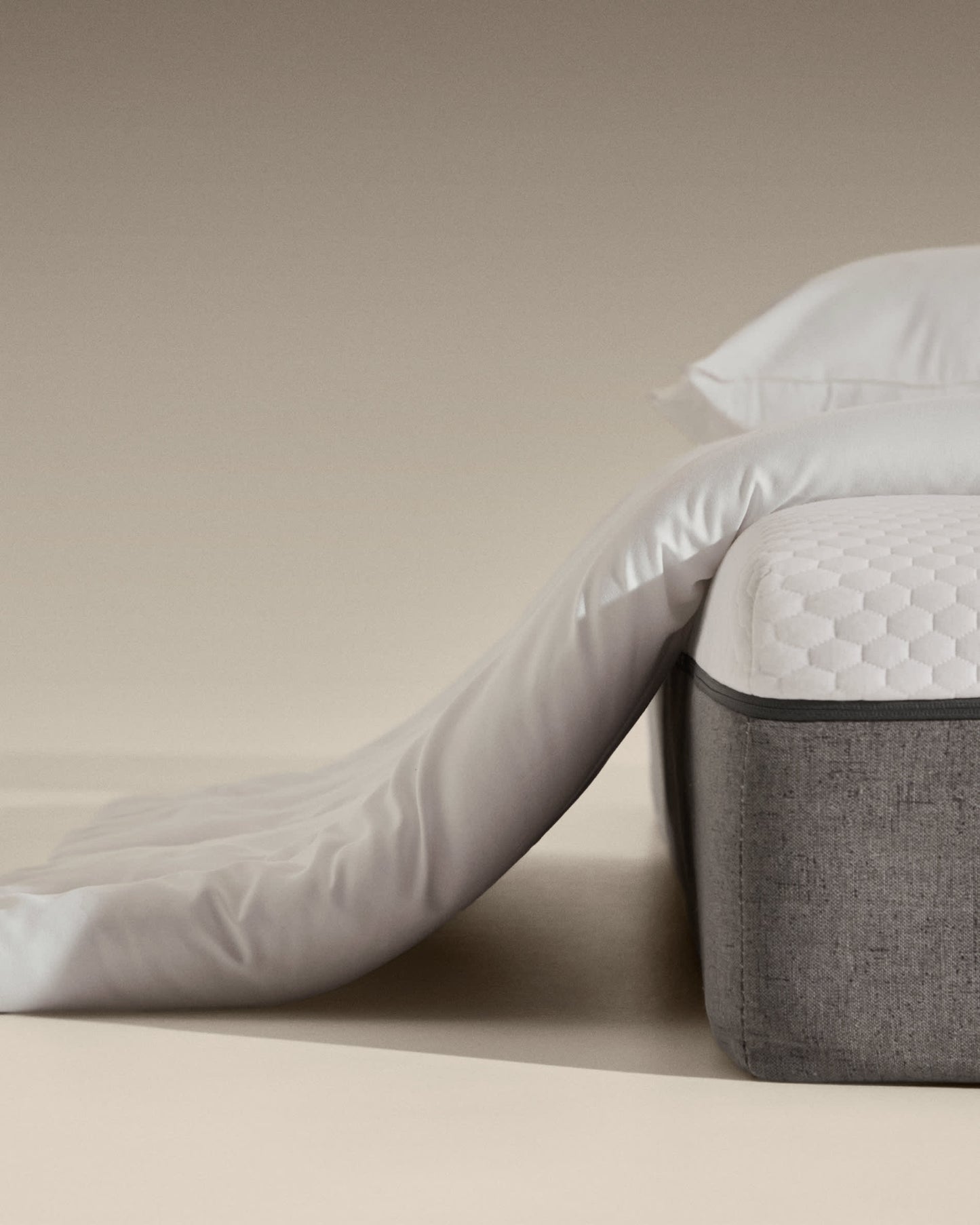 Piumino Atra in piumino e piuma da 190 gr/m² per letto da 180 cm prodotto in Spagna